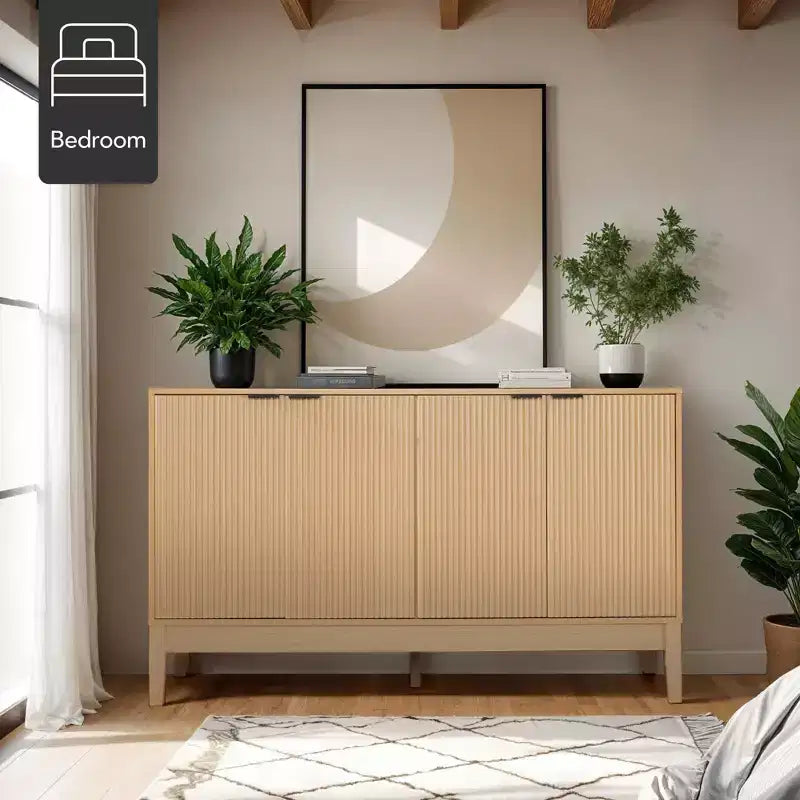 Aufbewahrungsschrank mit 4 Türen und Rillenoptik, Türen mit Soft-Close-Funktion, vielseitiges Akzentmöbel