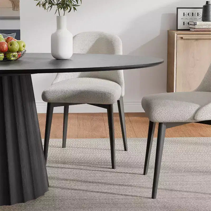 Table à manger ovale de style nordique de 67 pouces en bois massif, grande table ronde moderne et épurée pour la maison ou le restaurant, design de luxe discret