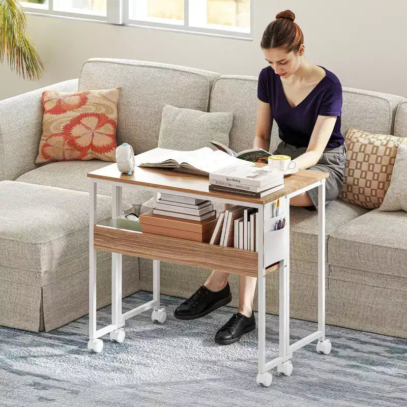Petit bureau pliant, bureau d’ordinateur pliable de 31.5 avec sac de rangement, étagère et roulettes pour les petits espaces, le bureau à domicile, montage facile