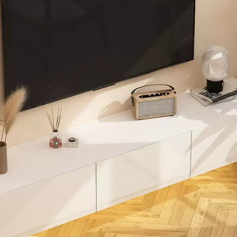 Wandmontierter TV-Schrank, moderne weiße Eleganz und funktionales Design für Ihren Unterhaltungsbereich