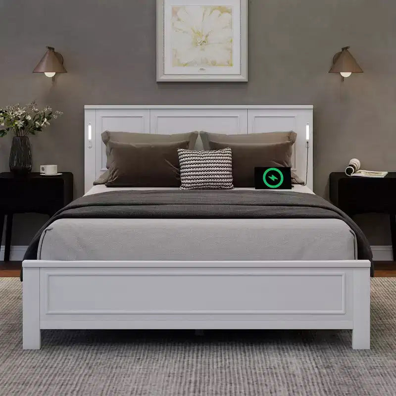 Cadre de lit de style maison de campagne avec tête de lit haute, éclairage LED et station de recharge USB